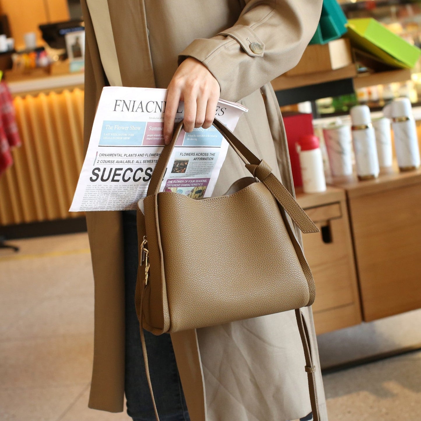 ブラウンベージュ