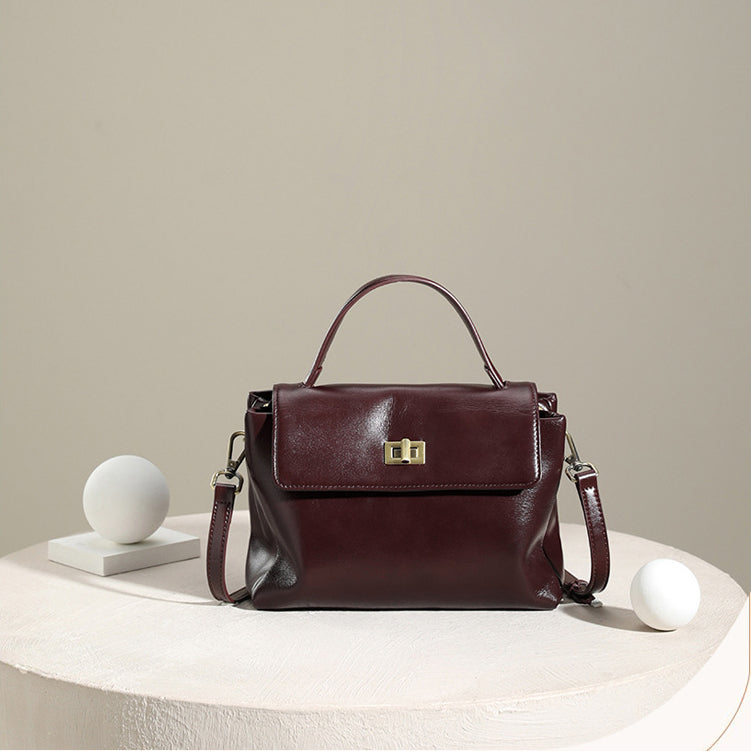 ダークブラウン