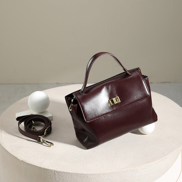 ダークブラウン