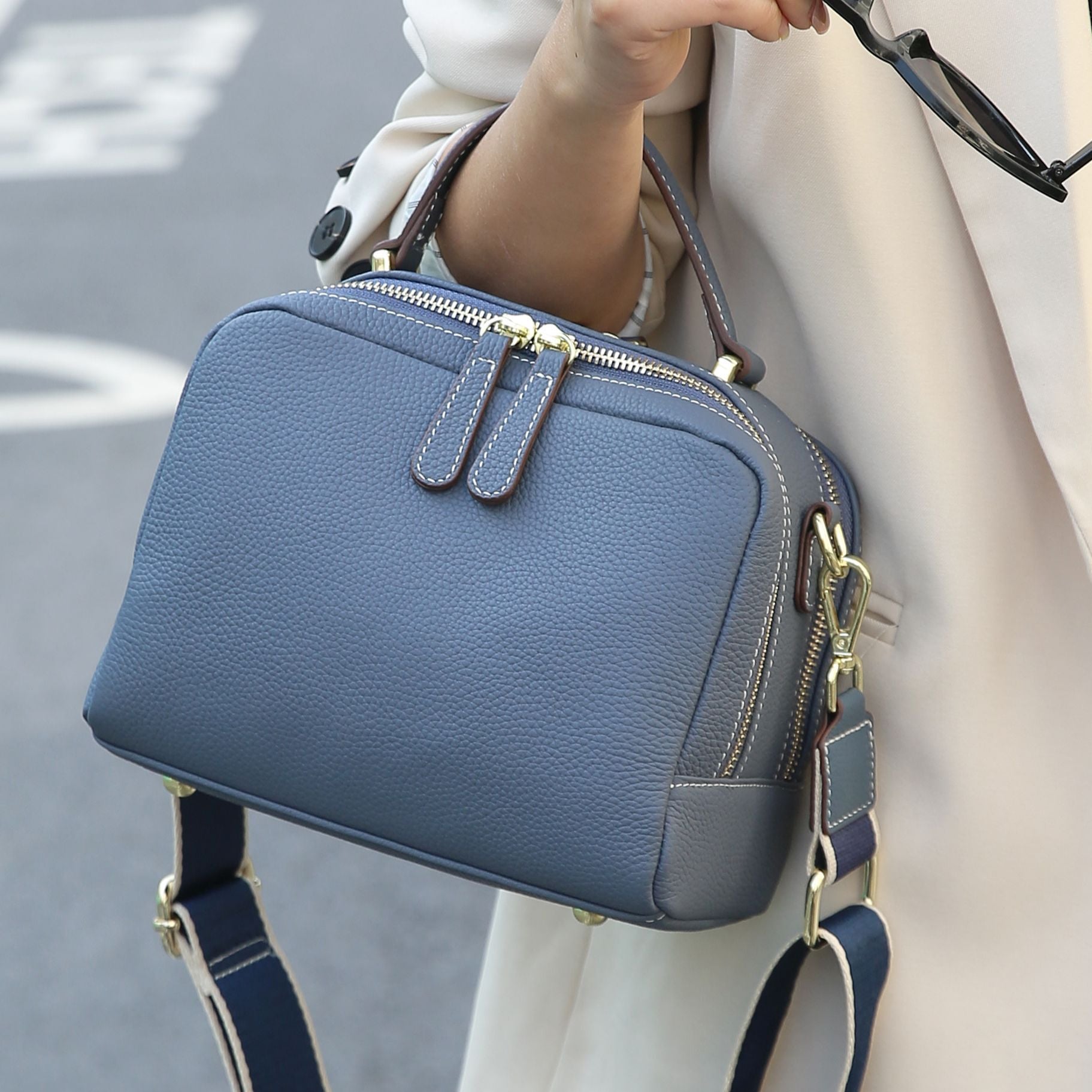 スモーキーブルー