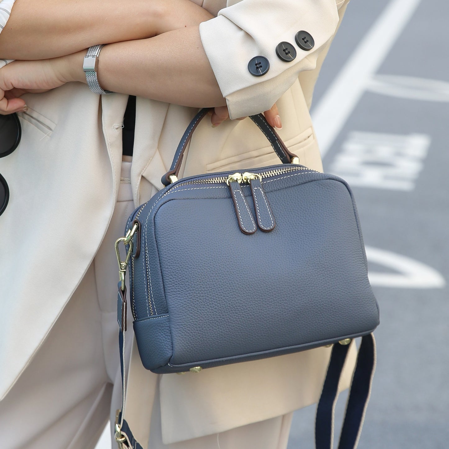 スモーキーブルー