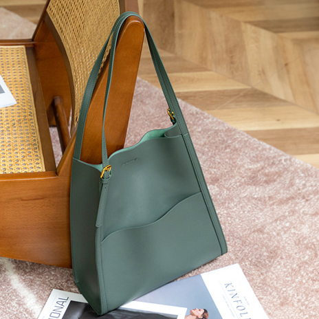 スモーキーグリーン