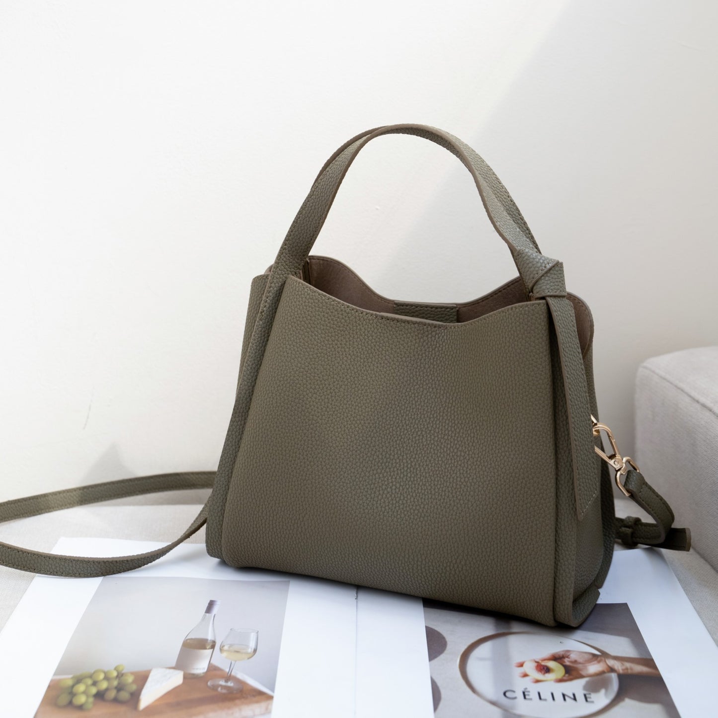 スモーキーグリーン